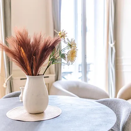 Luxurious Loft Near Opera Parijs